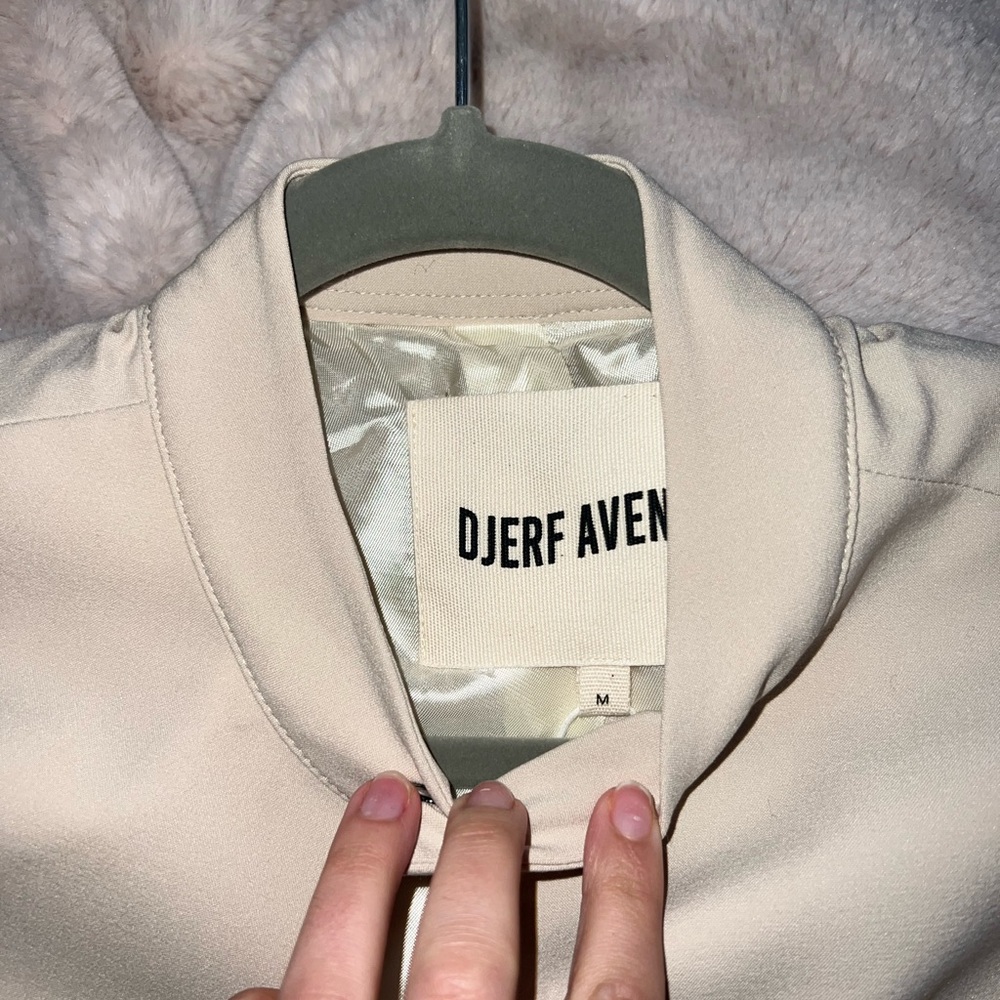 Djerf Ave tan jacket!